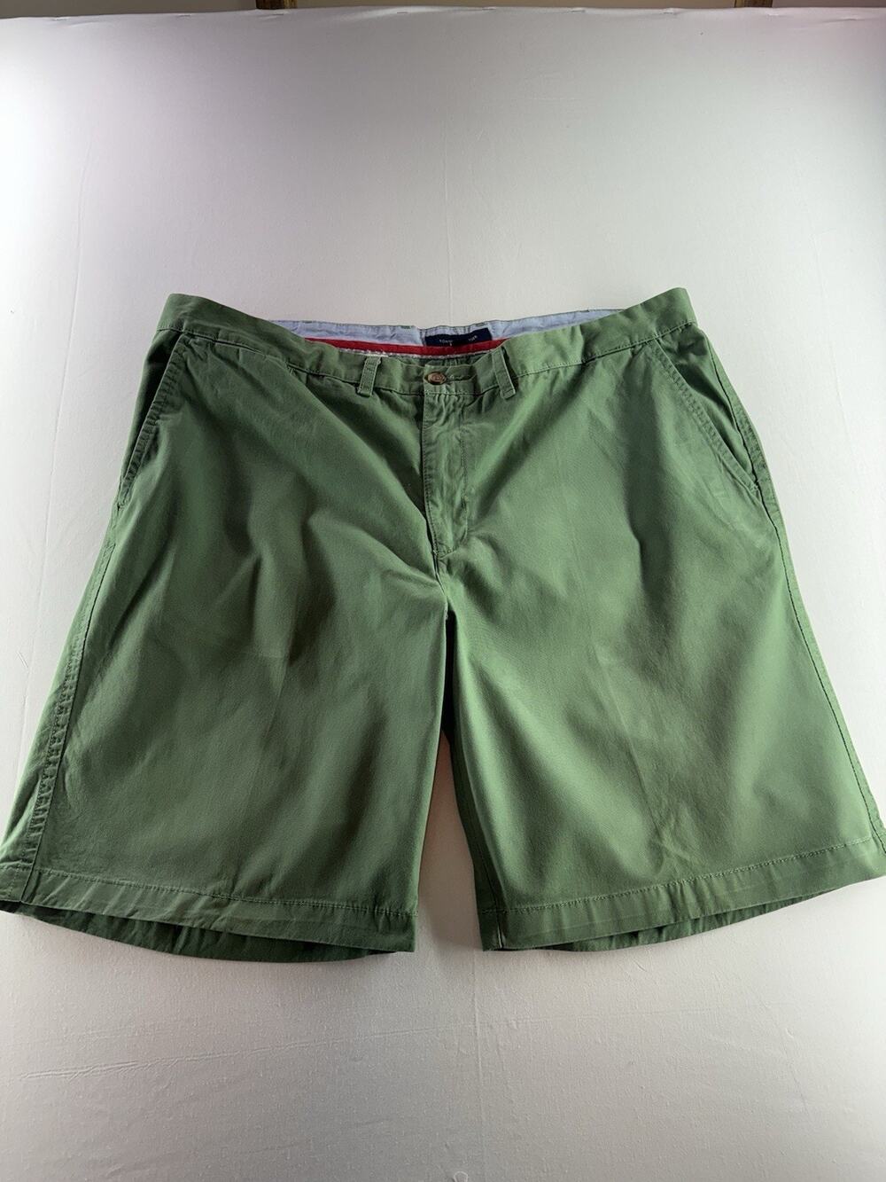 TOMMY HILFIGER - MEN'S FRONT FLAT KHAKI SHORTS - SIZE 42 - GREEN Ships Fast!!